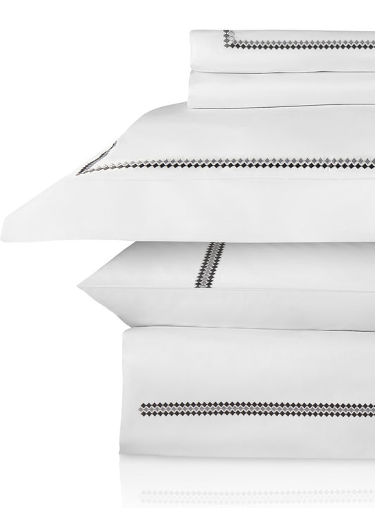 Karaia Gri Nakıșlı Beyaz Pamuk Saten Çift Kişilik Nevresim Takımı 220 x 240 cm